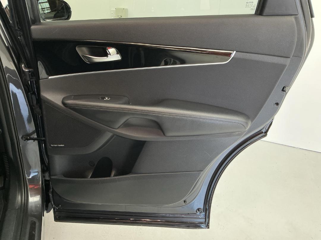 Photo '19' of KIA Sorento