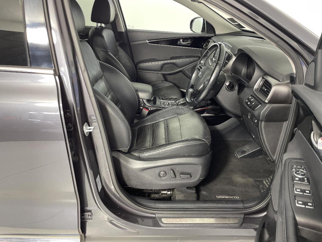 Photo '16' of KIA Sorento