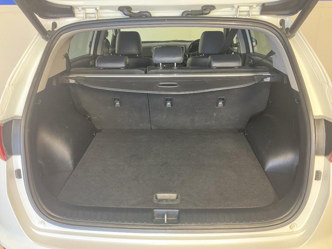 Photo '14' of KIA Sportage Photo '14' of KIA Sportage