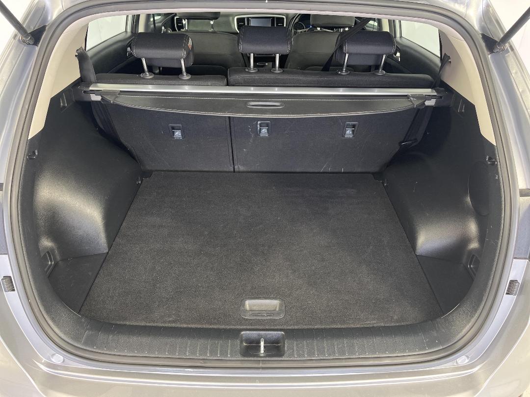 Photo '14' of KIA Sportage Photo '14' of KIA Sportage