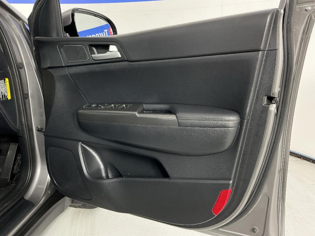 Photo '15' of KIA Sportage Photo '15' of KIA Sportage