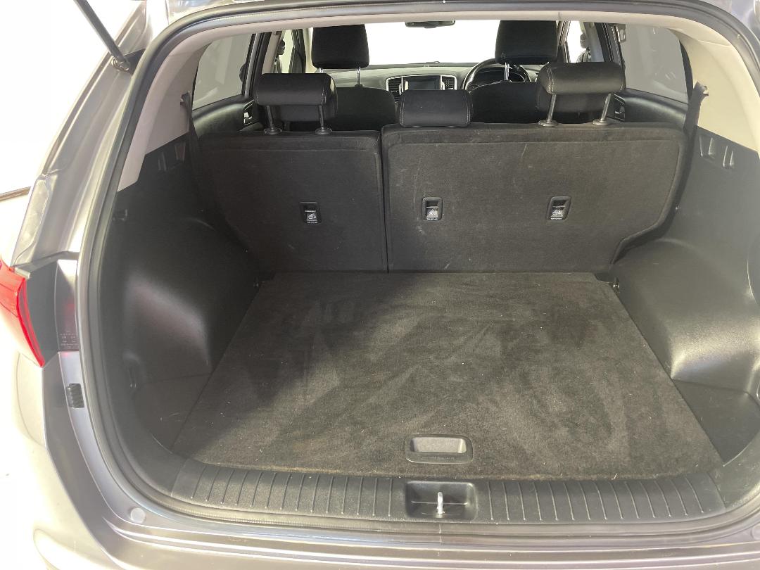 Photo '14' of KIA Sportage Photo '14' of KIA Sportage