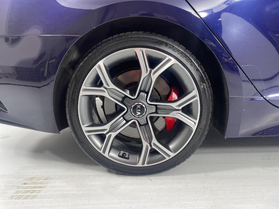 Photo '12' of KIA Stinger