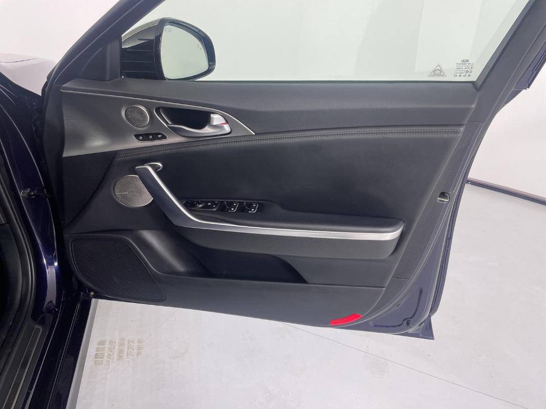 Photo '15' of KIA Stinger