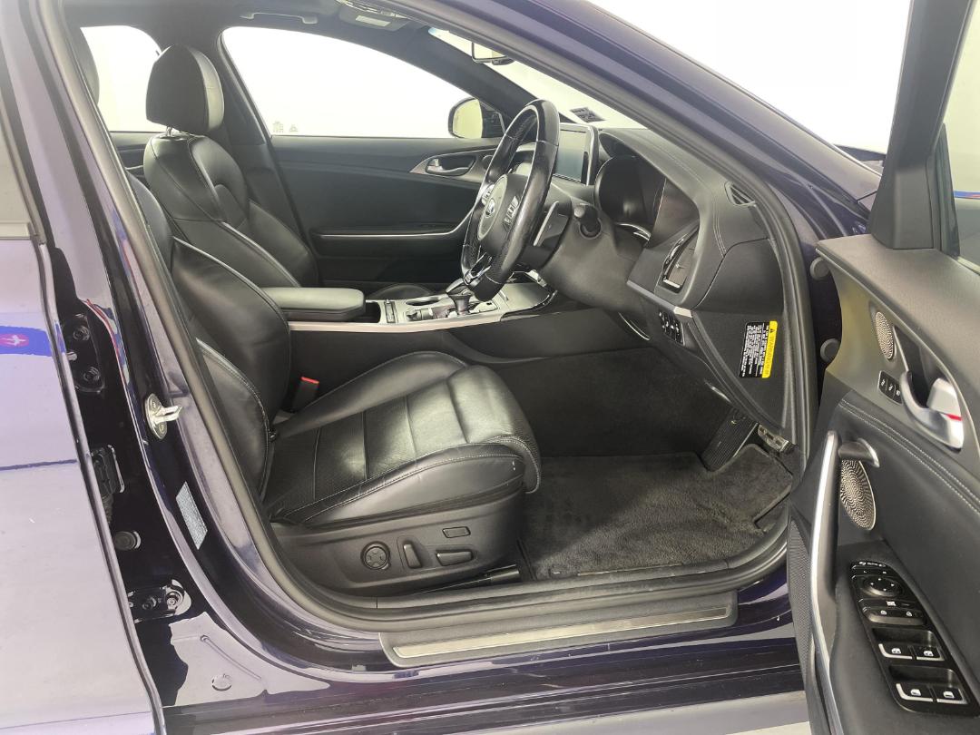 Photo '16' of KIA Stinger