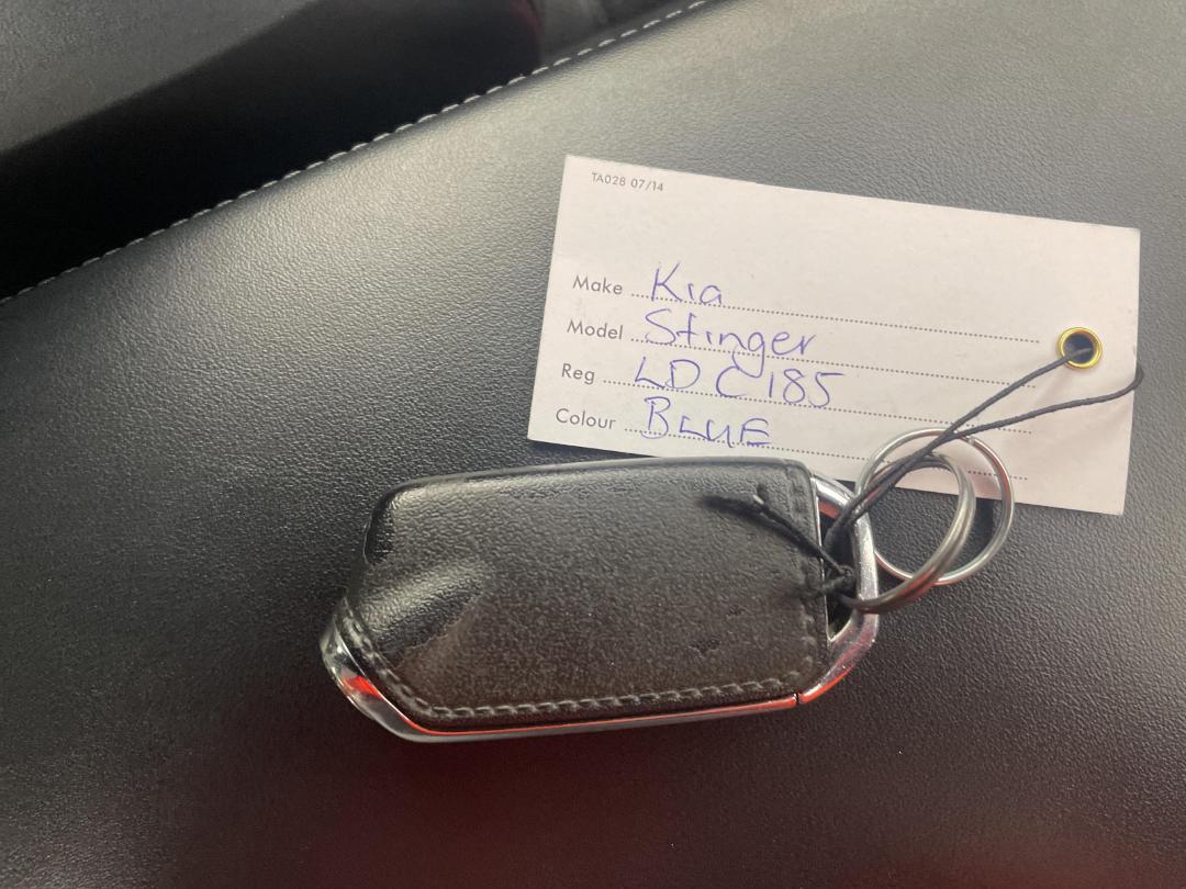 Photo '22' of KIA Stinger