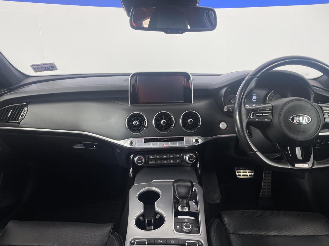 Photo '17' of KIA Stinger