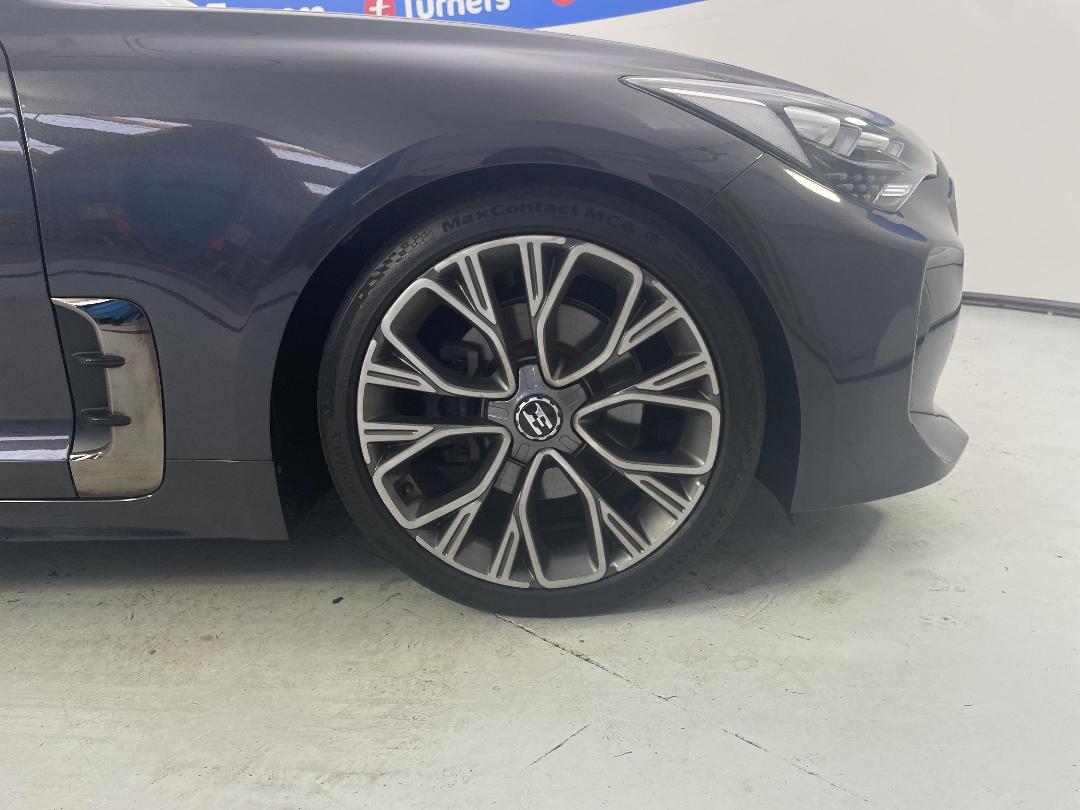 Photo '9' of KIA Stinger Photo '9' of KIA Stinger