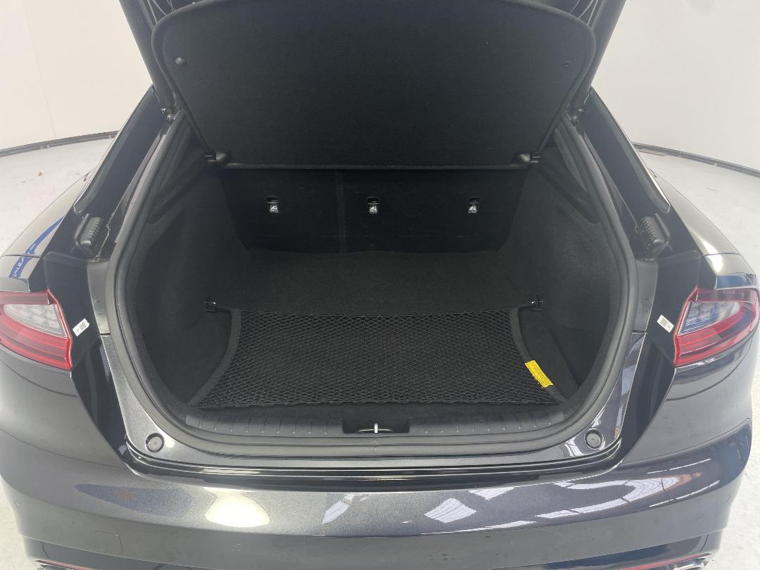 Photo '14' of KIA Stinger Photo '14' of KIA Stinger