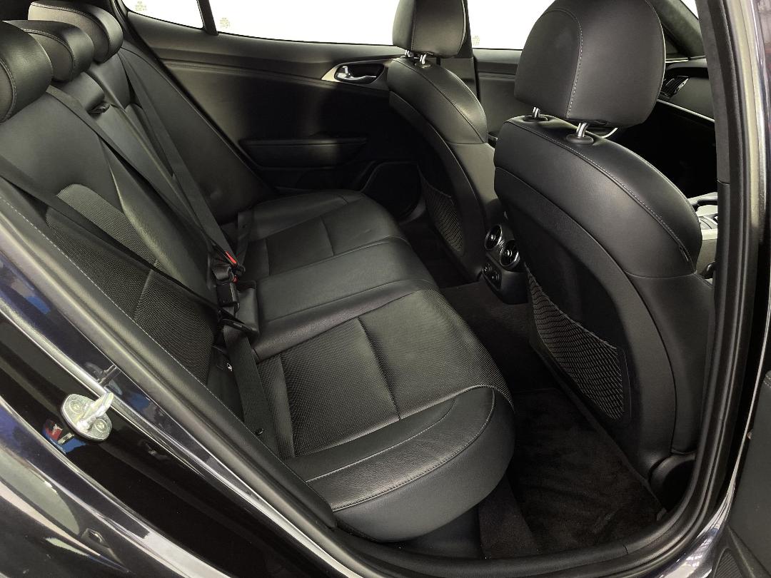 Photo '20' of KIA Stinger Photo '20' of KIA Stinger