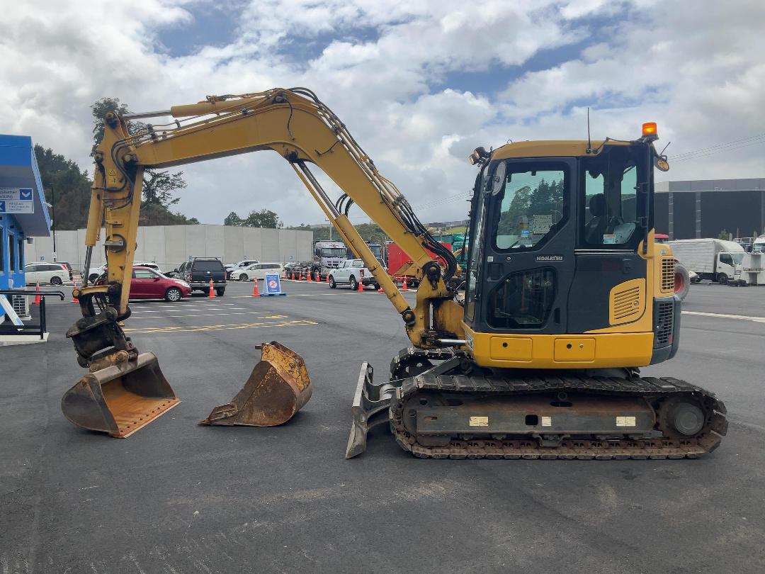 Photo '7' of Komatsu PC88MR-8 Excavator Photo '7' of Komatsu PC88MR-8 Excavator