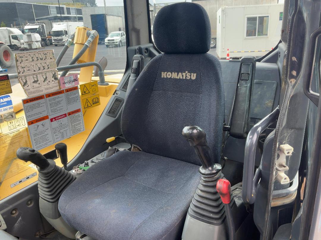 Photo '13' of Komatsu PC88MR-8 Excavator Photo '13' of Komatsu PC88MR-8 Excavator