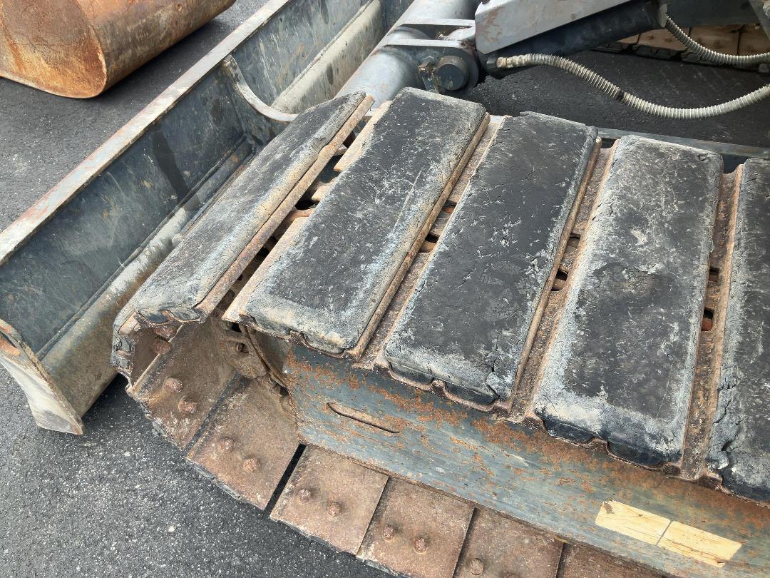 Photo '15' of Komatsu PC88MR-8 Excavator Photo '15' of Komatsu PC88MR-8 Excavator