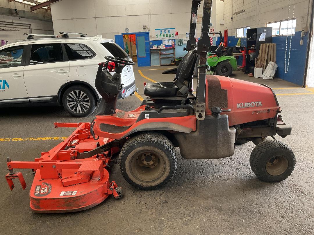 Photo '7' of Kubota F3690 Mower