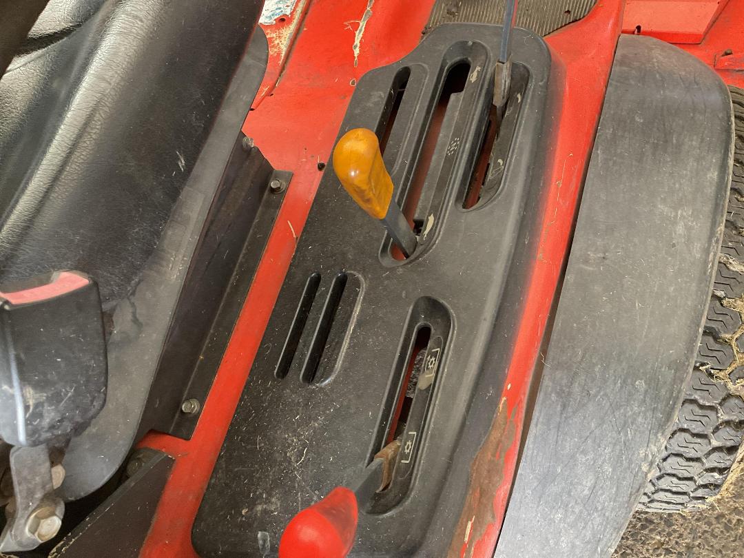 Photo '9' of Kubota F3690 Mower