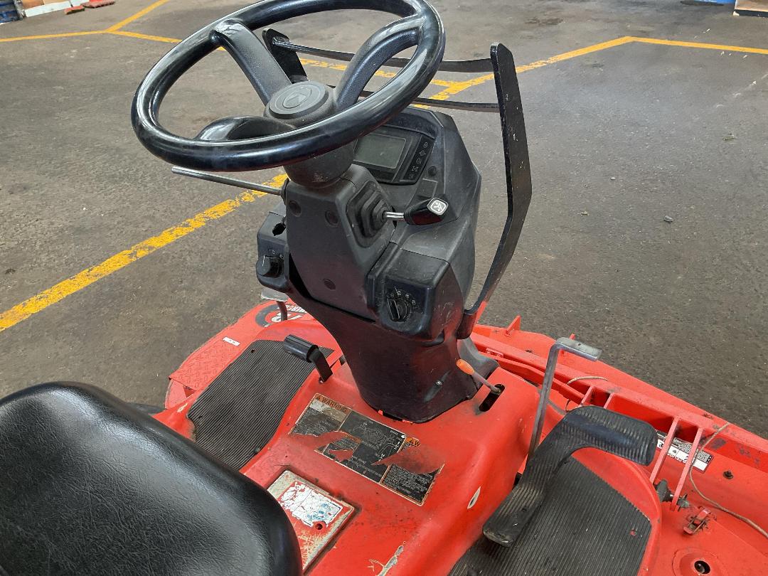 Photo '11' of Kubota F3690 Mower