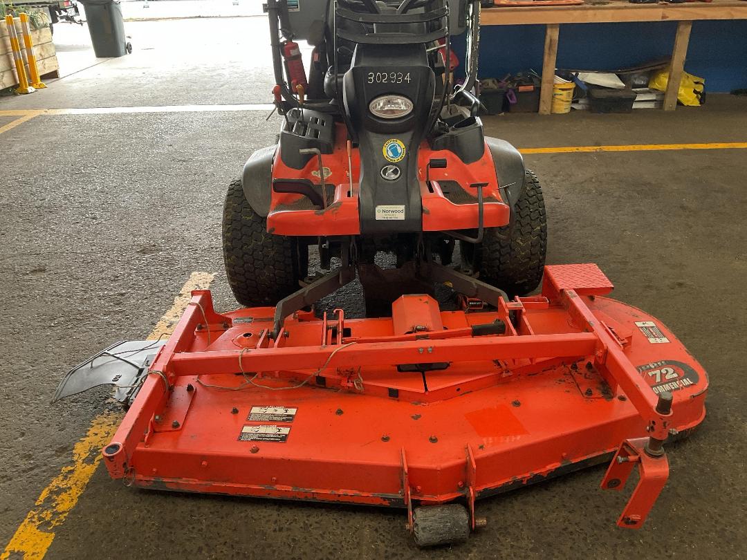 Photo '14' of Kubota F3690 Mower