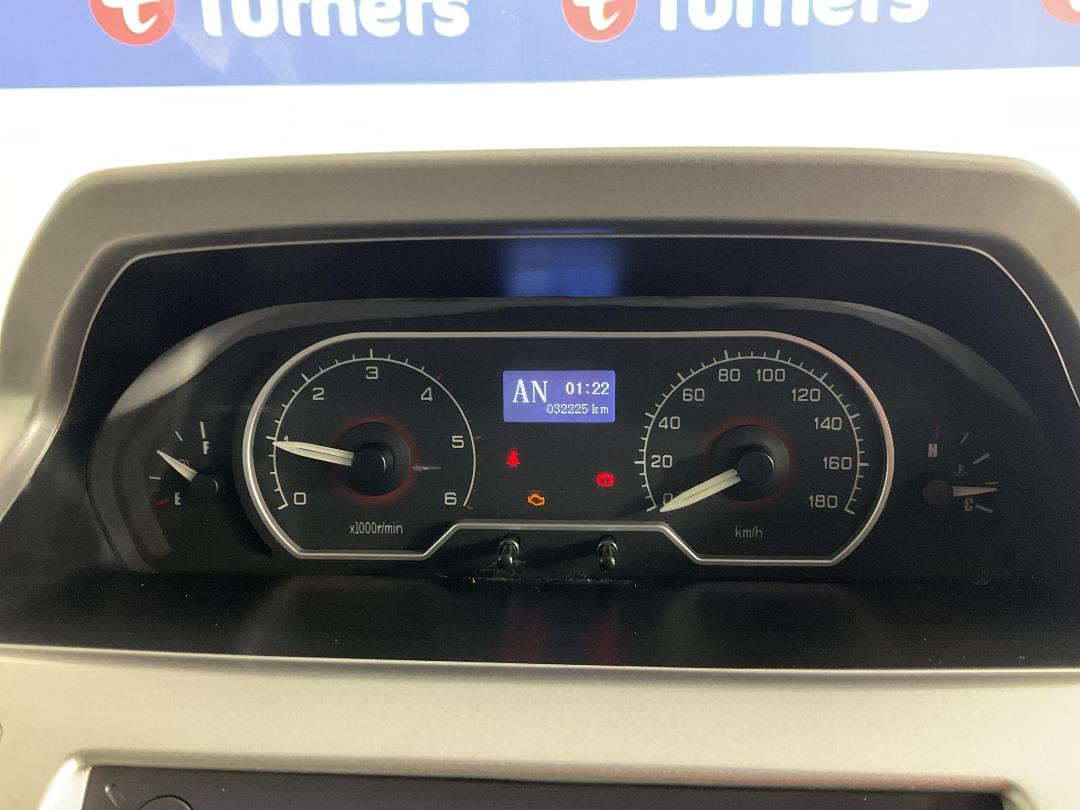 Photo '18' of LDV V80 11 Seat AMT