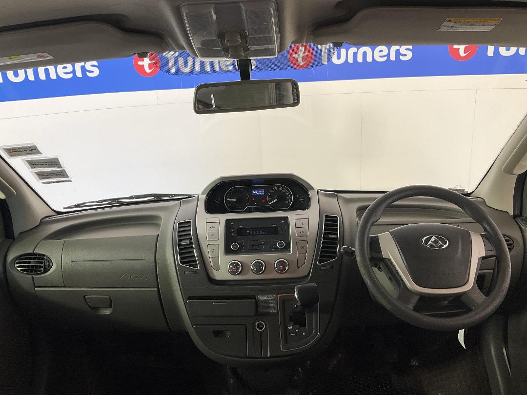 Photo '15' of LDV V80 11 Seat AMT