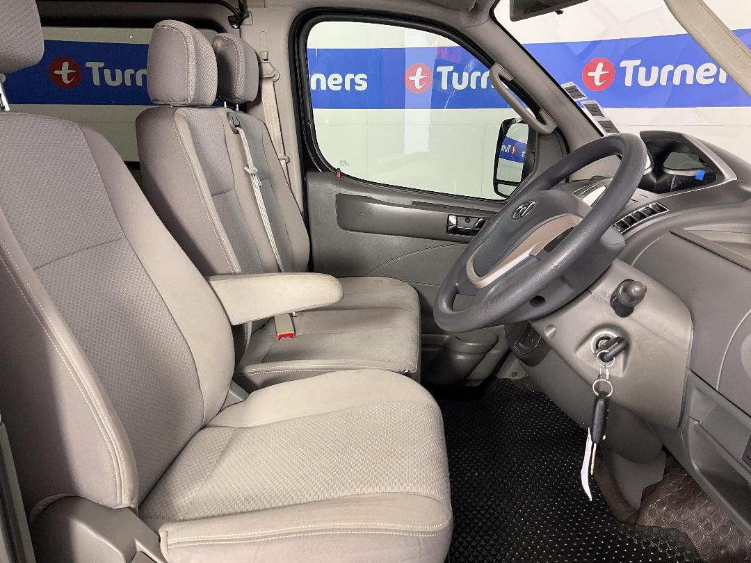 Photo '14' of LDV V80 11 Seat AMT