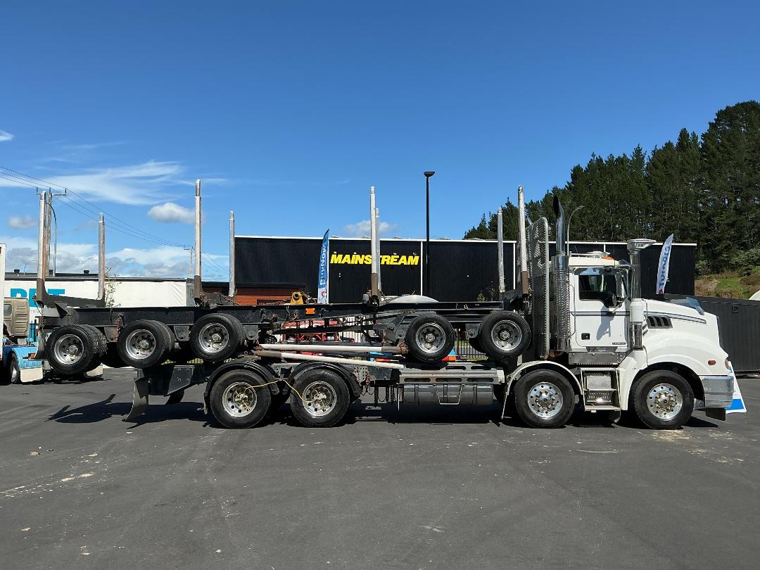 Photo '3' of Mack TRIDENT Logger