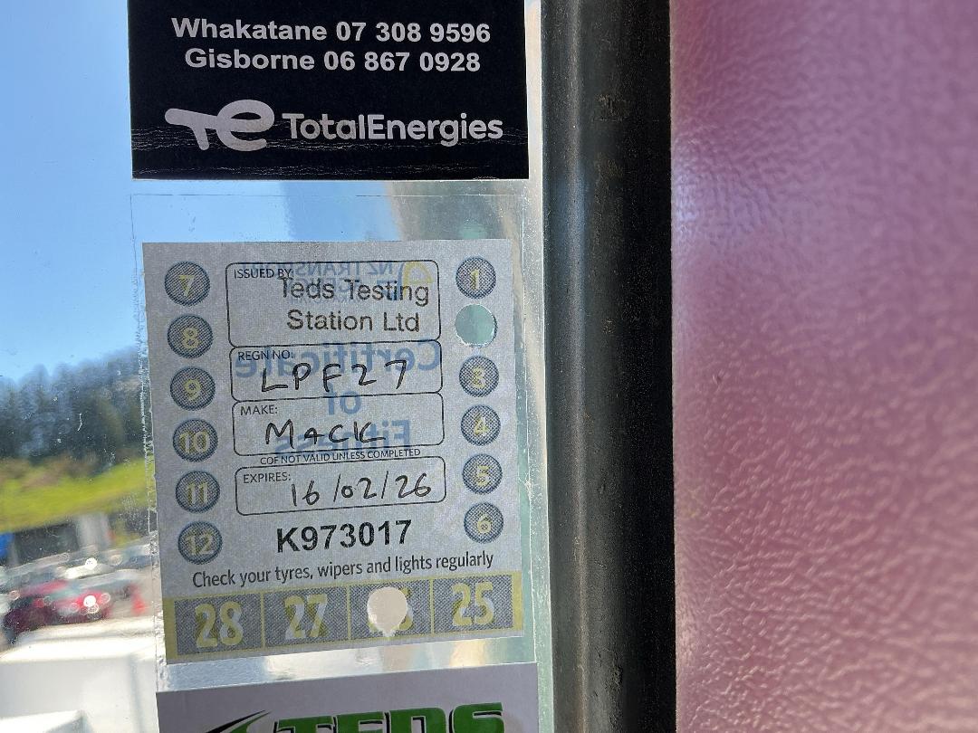 Photo '18' of Mack TRIDENT Logger