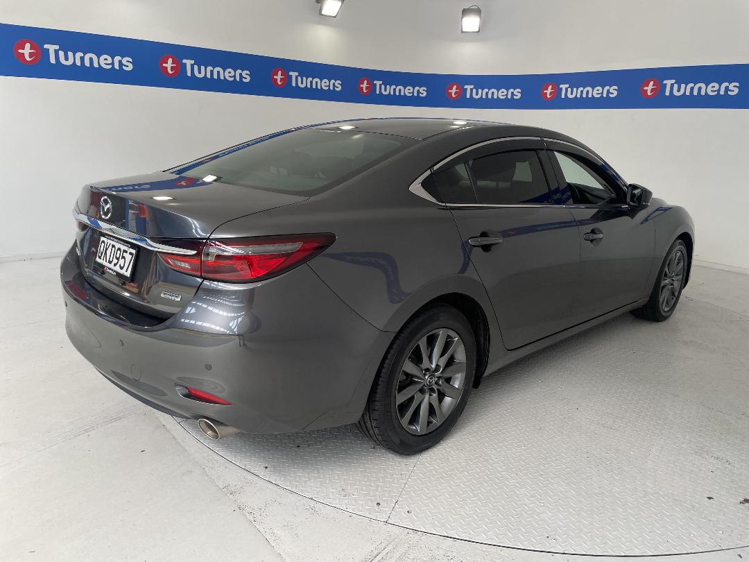 Photo '7' of Mazda Atenza