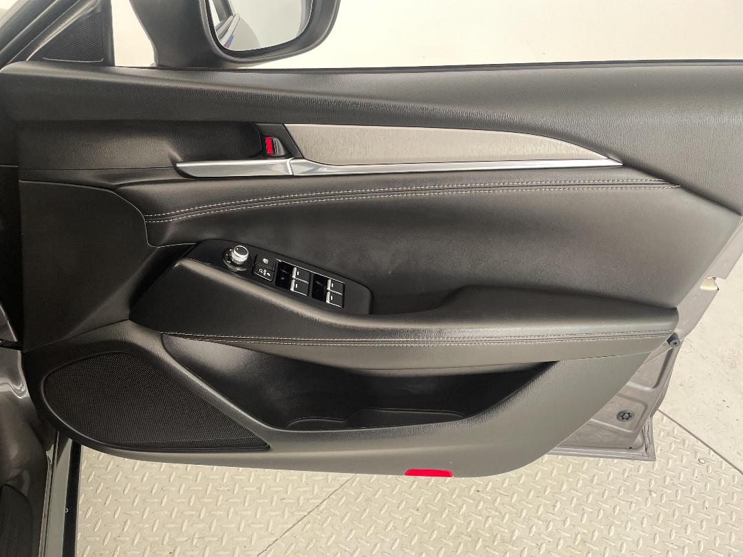 Photo '15' of Mazda Atenza