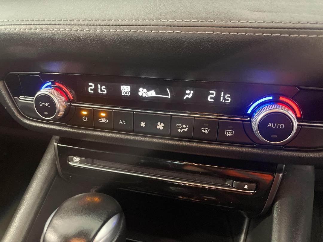 Photo '31' of Mazda Atenza