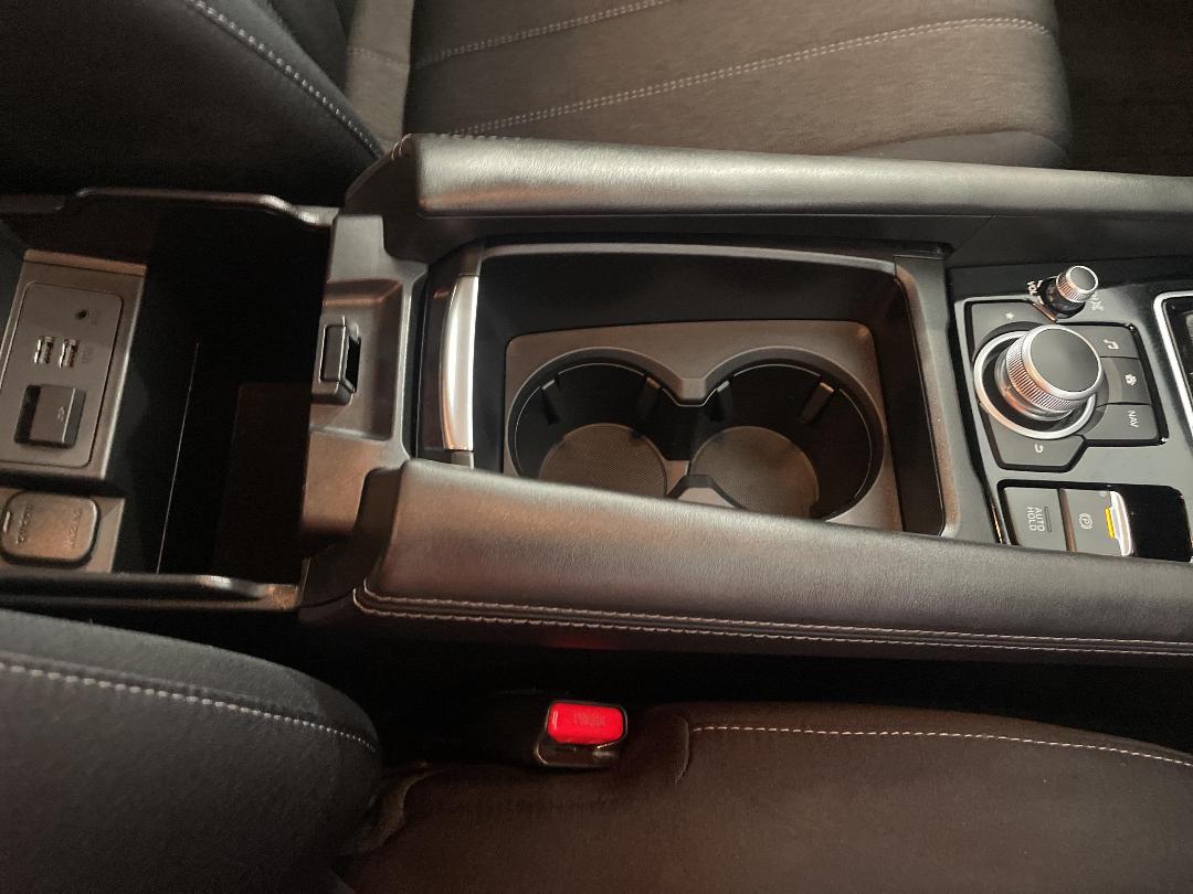 Photo '33' of Mazda Atenza