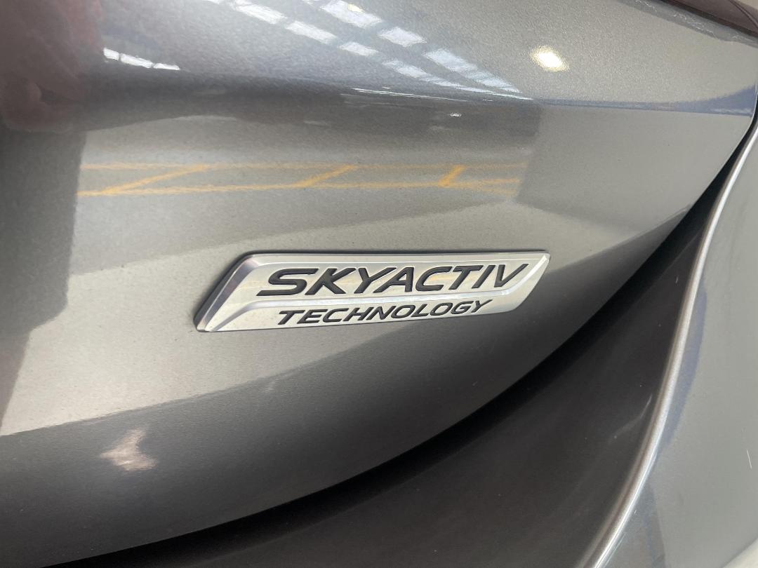 Photo '37' of Mazda Atenza