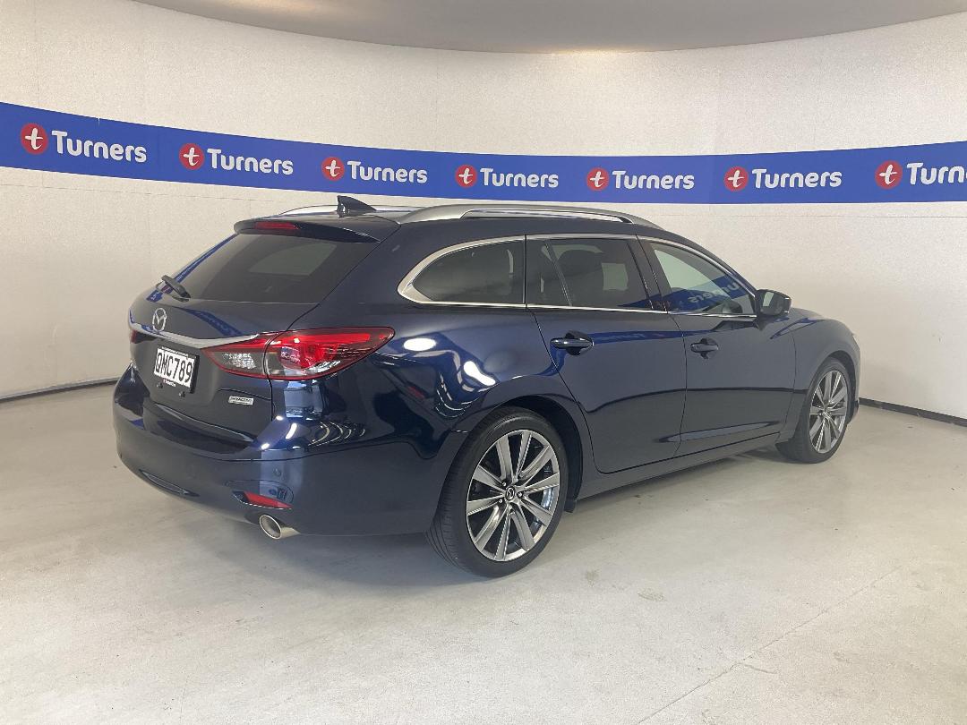 Photo '7' of Mazda Atenza