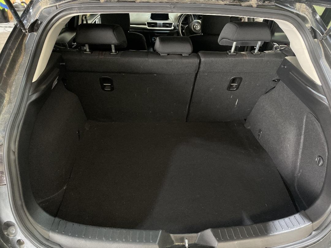 Photo '9' of Mazda Axela Photo '9' of Mazda Axela