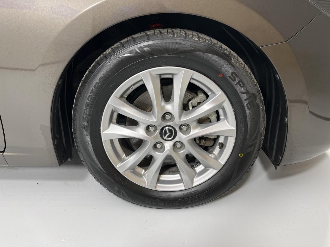 Photo '9' of Mazda Axela