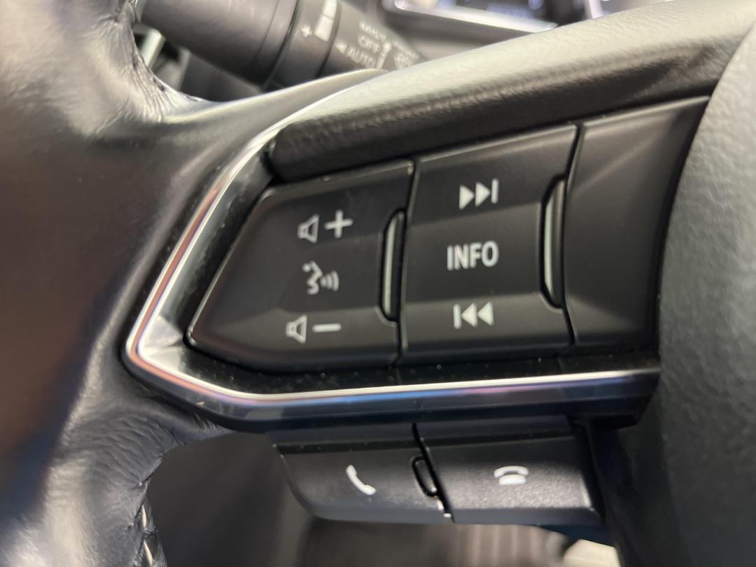 Photo '24' of Mazda Axela