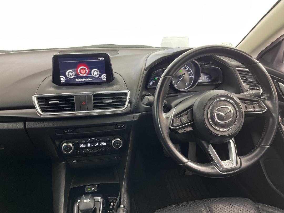 Photo '17' of Mazda Axela