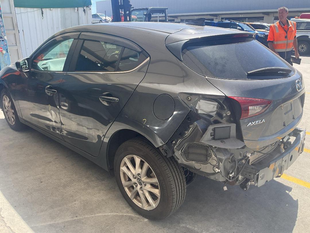 Photo '4' of Mazda Axela