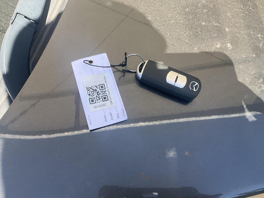 Photo '13' of Mazda Axela