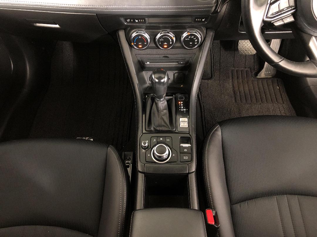 Photo '18' of Mazda CX-3