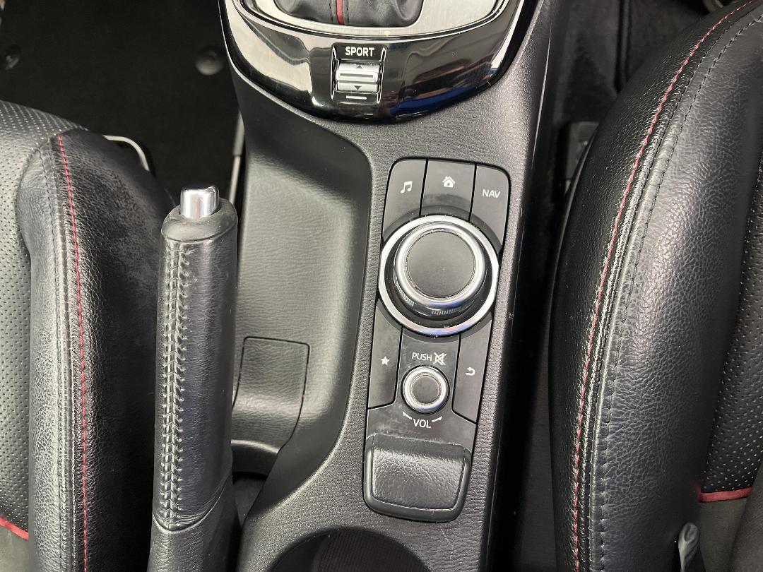 Photo '28' of Mazda CX-3