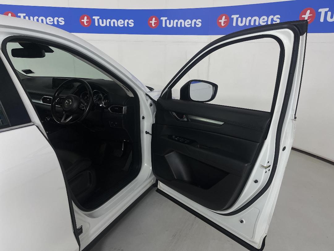 Photo '15' of Mazda CX-5