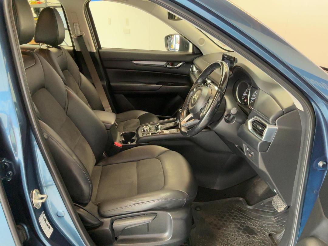 Photo '16' of Mazda CX-5