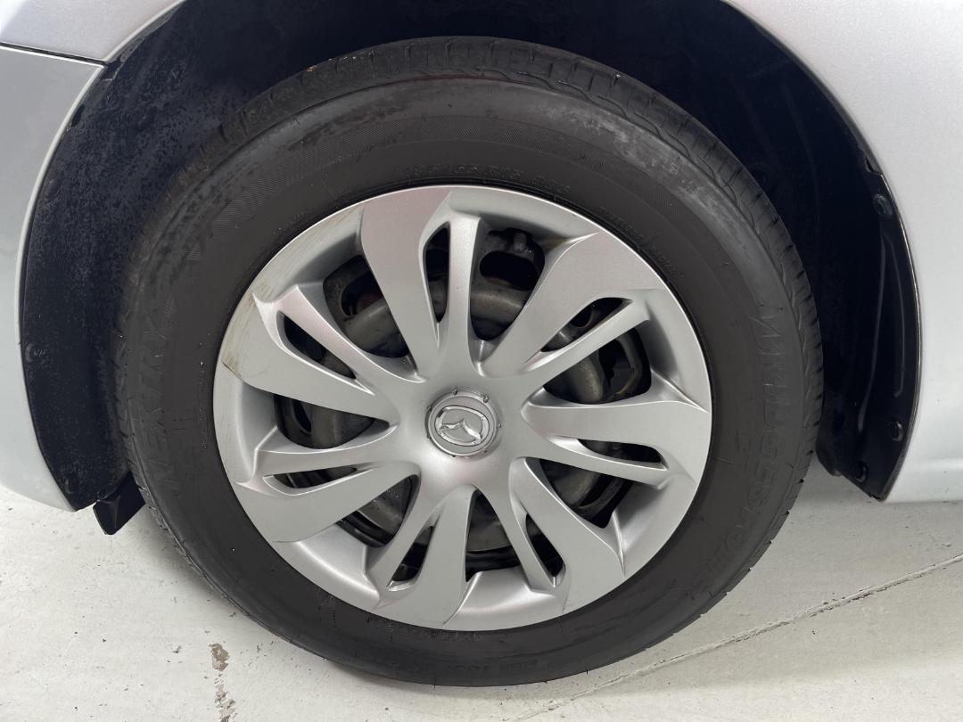 Photo '10' of Mazda Demio Photo '10' of Mazda Demio