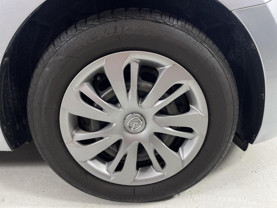 Photo '9' of Mazda Demio Photo '9' of Mazda Demio