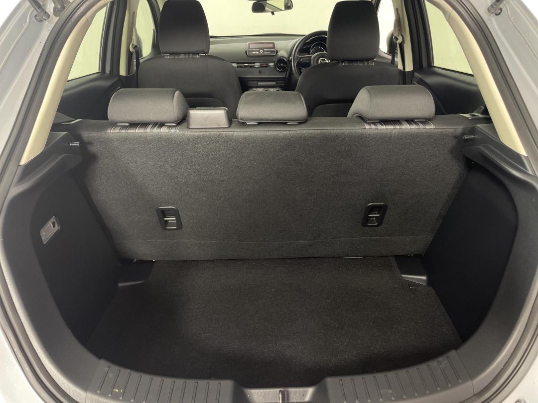 Photo '14' of Mazda Demio Photo '14' of Mazda Demio