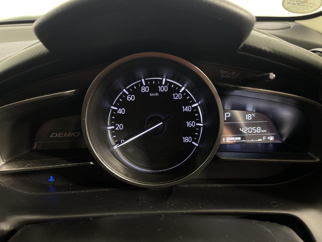 Photo '21' of Mazda Demio Photo '21' of Mazda Demio