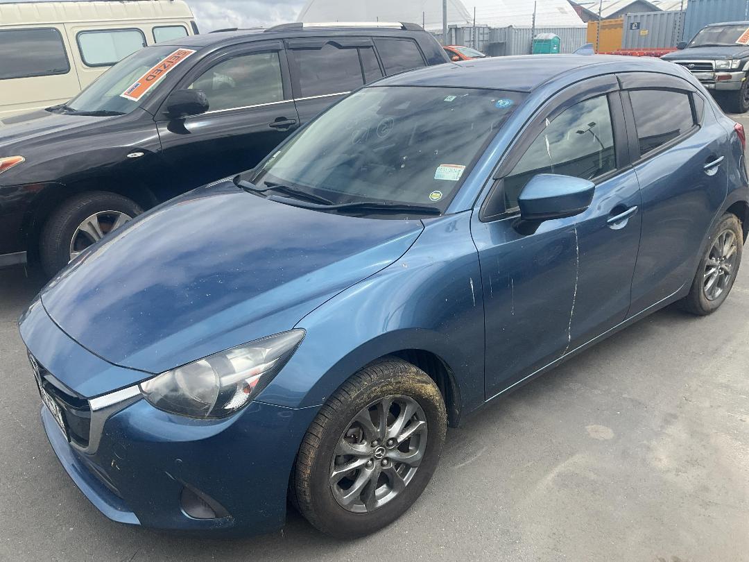 Photo '3' of Mazda Demio Photo '3' of Mazda Demio