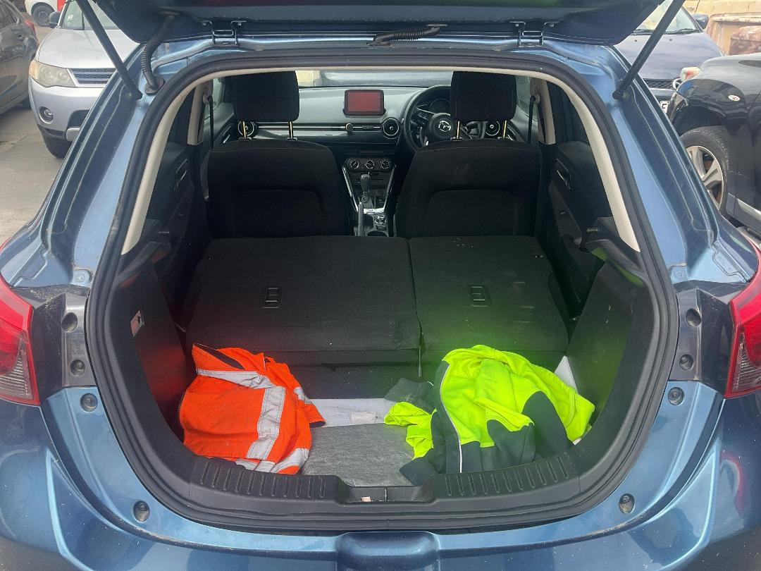 Photo '11' of Mazda Demio Photo '11' of Mazda Demio