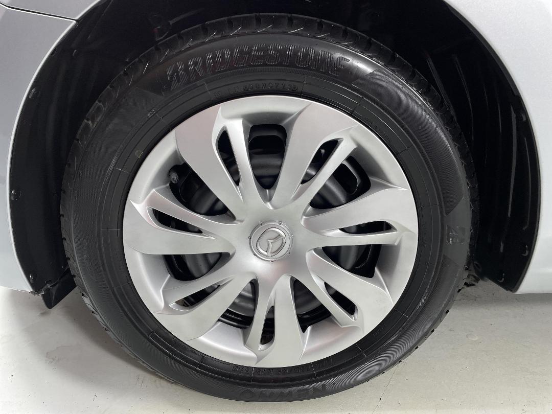 Photo '10' of Mazda Demio