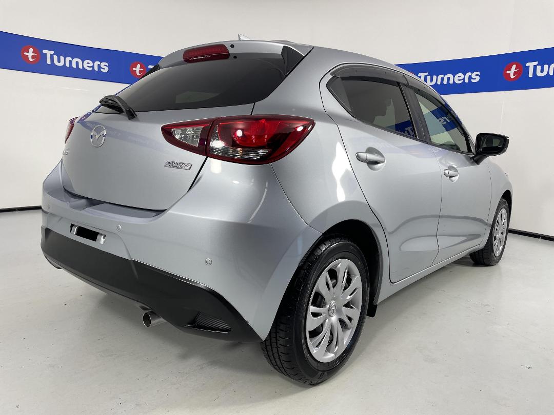 Photo '7' of Mazda Demio